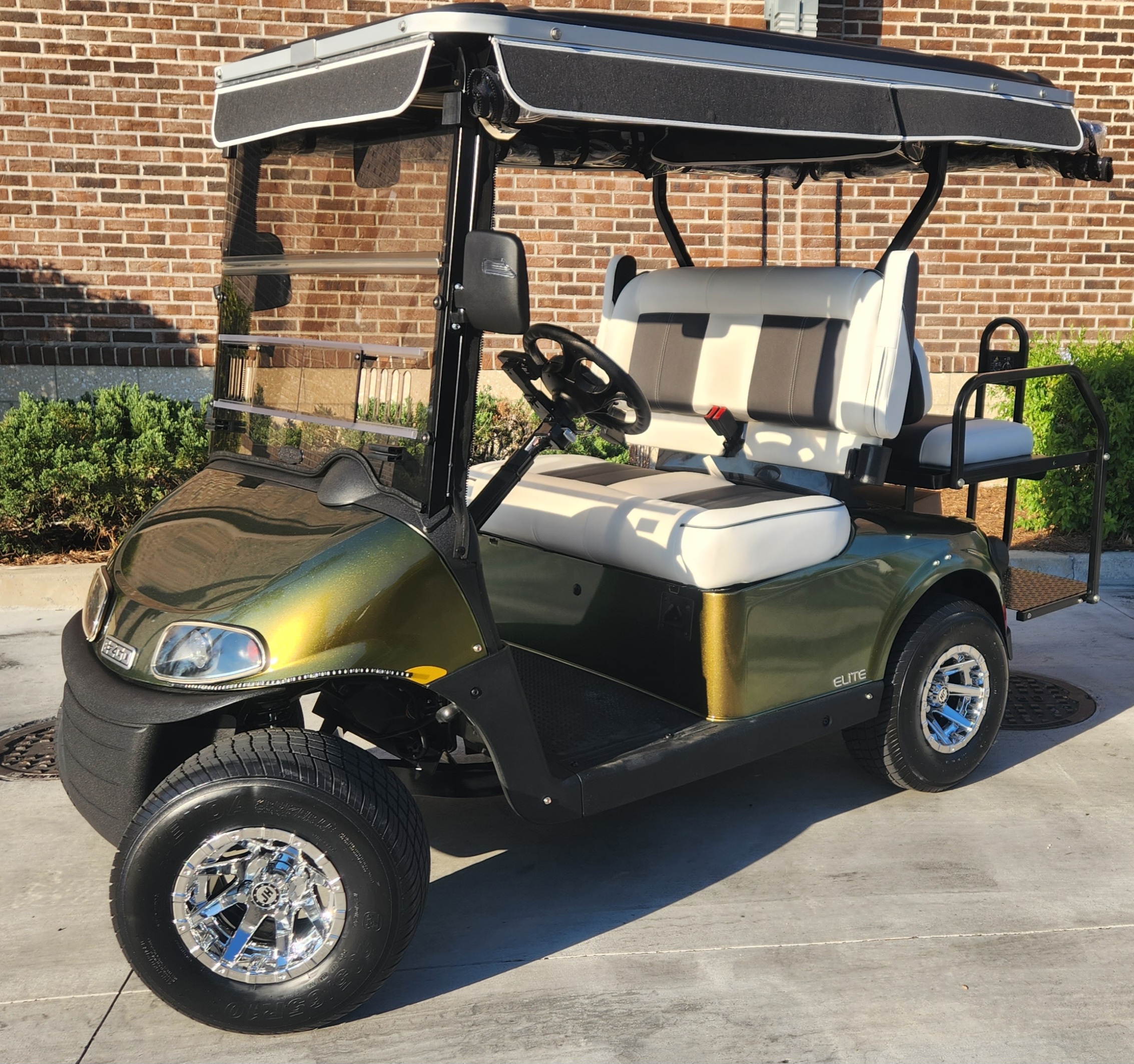 2023 E-Z-GO Freedom RXV ELiTE