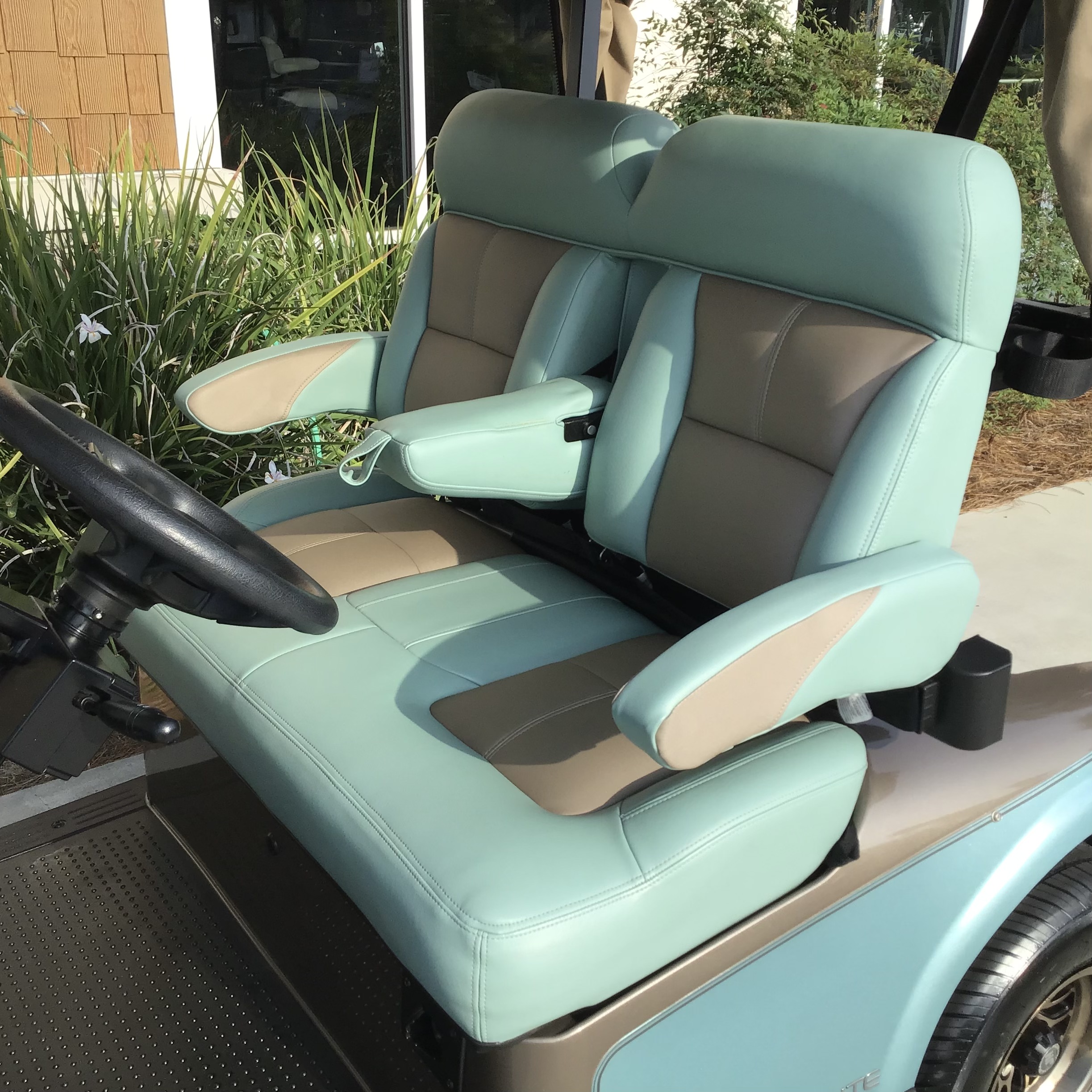 2023 E-Z-GO Freedom RXV ELiTE - Image 2