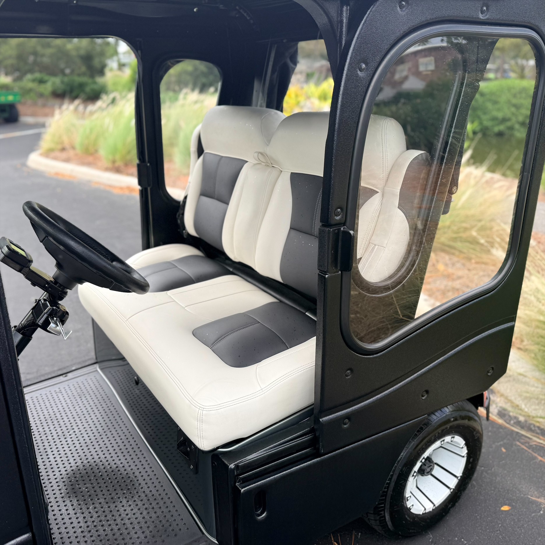 2023 E-Z-GO Freedom RXV ELiTE - Image 4