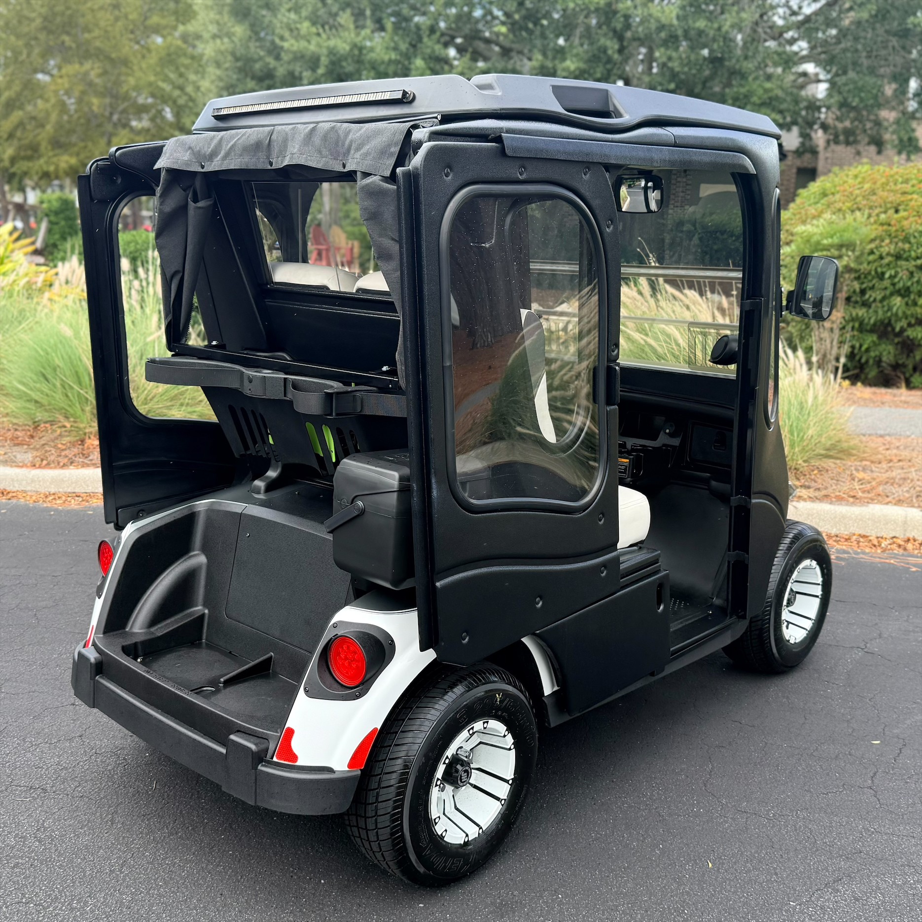 2023 E-Z-GO Freedom RXV ELiTE - Image 2