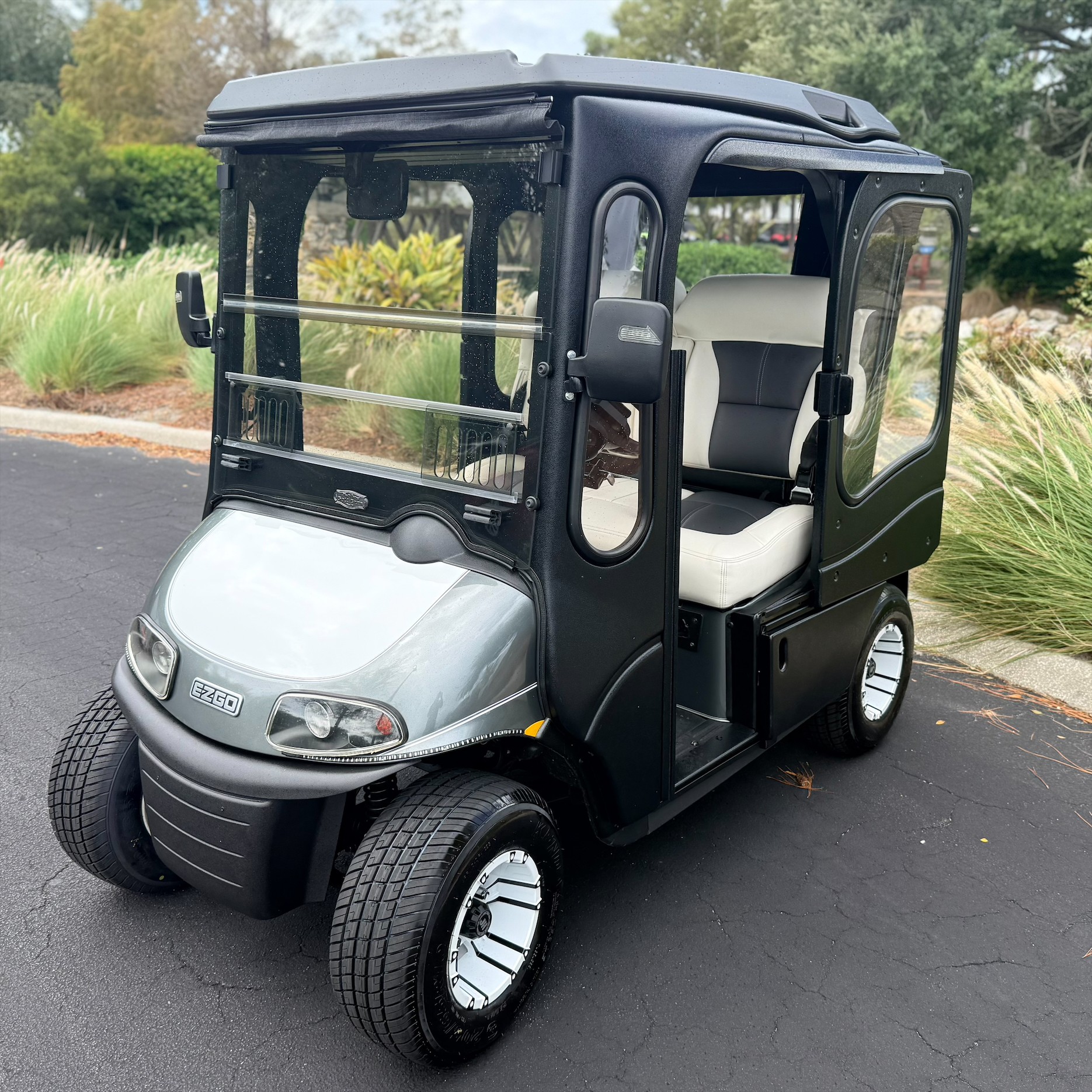 2023 E-Z-GO Freedom RXV ELiTE