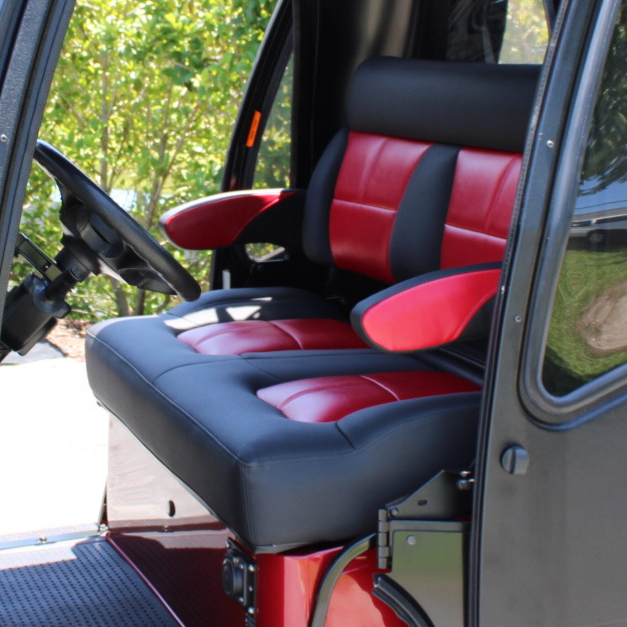 2019 E-Z-GO Freedom RXV Electric - Image 2