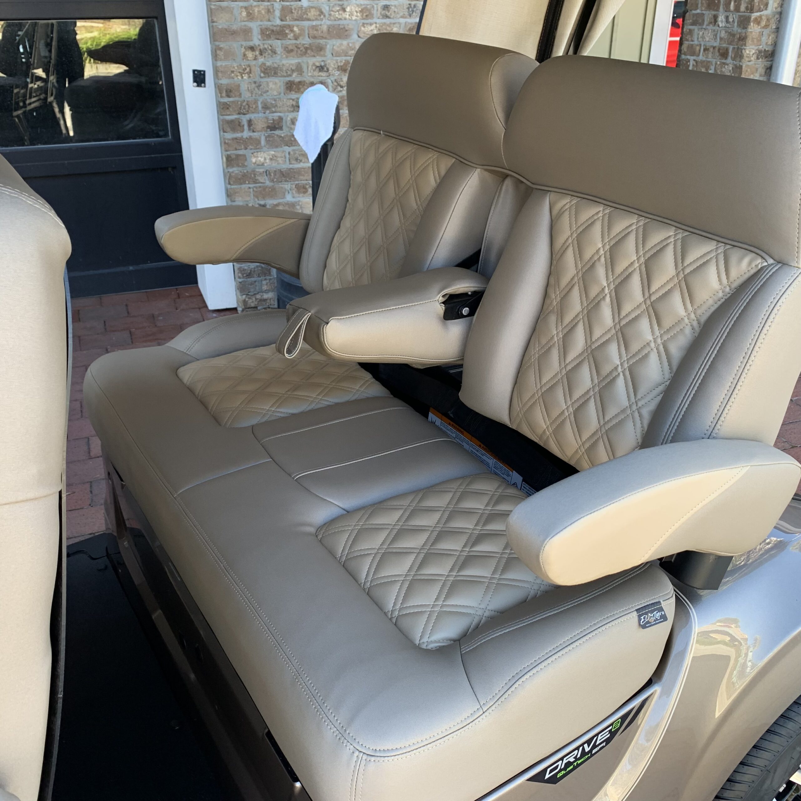 2023 Yamaha Concierge 4 - Image 2