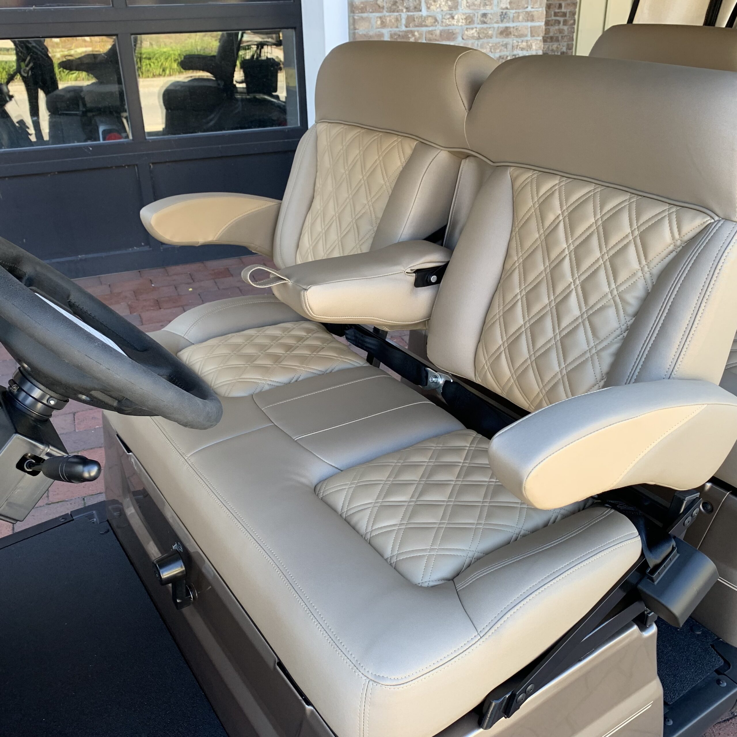 2023 Yamaha Concierge 4 - Image 3