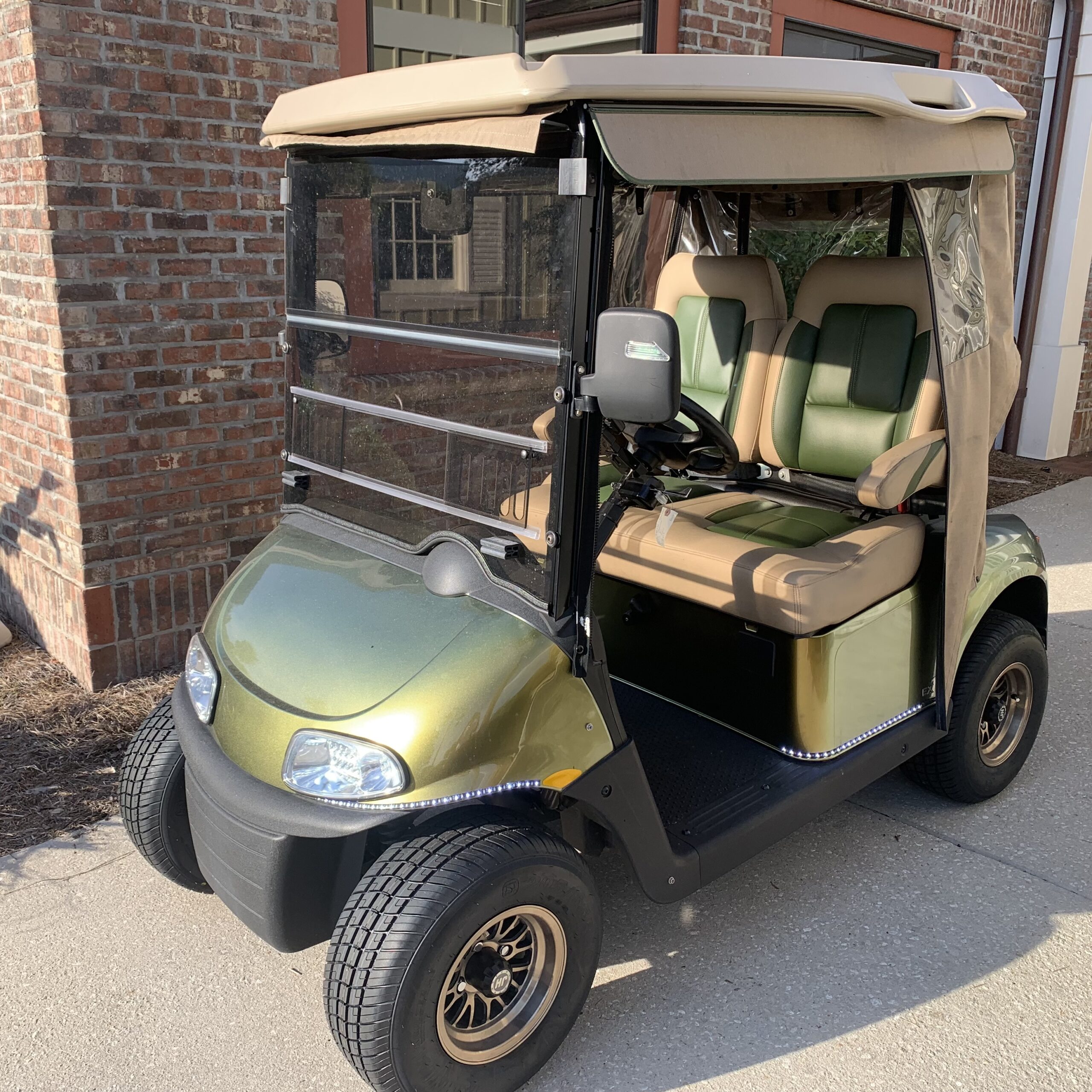 2022 E-Z-GO EX1